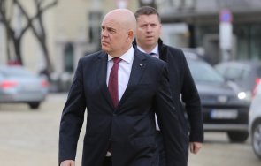 иван гешев парламента политиците работят народа народът работи тях