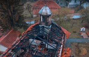 нощта цветница изгоря 150 годишна църква