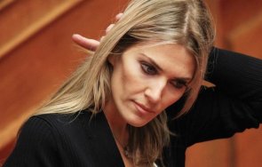 катаргейт пуснаха ева кайли затвора носи електронна гривна