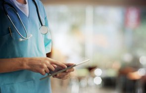 съдят мъж измама прехвърляне студент медицина университет