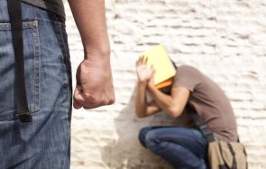 бабаит уби съселянин ритник главата