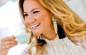 сбогом красивата фигура зейнеб смее съблече бански