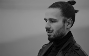 музата заряза папи ханс лекува разбито сърце нова песен