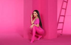 джена похвали вече имам милиона видео