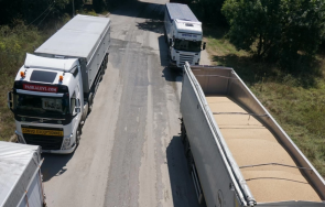 интензивен трафик товарни автомобили кулата