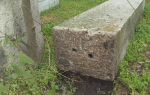 прокуратурата разследва смъртта мъжа затиснат склуптура бургас