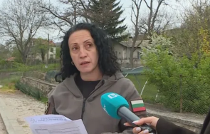 жители драгоман сами поставиха изкуствена неравност пътя скоростта