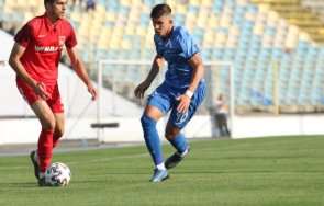 истина бивш левски подписва гранд играе