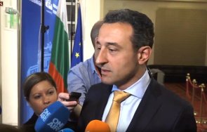 пик лорер призна различни мнения трябвало външни партии всяват раздор видео