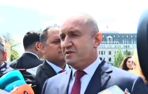 радев мълчи първия мандат измъква важно правителство