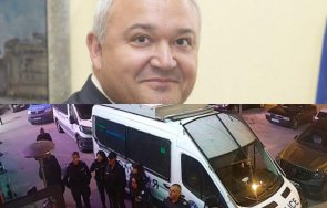 скандалът разгаря докато демерджиев почива морето офицер спецслужбите държан два часа гол акцията пловдивската дискотека