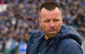 топузаков изпълни целта левски търси треньор испания