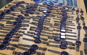 нашенец пробва вкара контрабандни смарт часовници турция