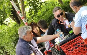 пик депутатите нинова прибраха родните места сондират мнения подкрепа правителство герб снимки