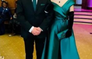 вижте млада дама придружила премиера гълъб донев коронацията крал чарлз iii снимки