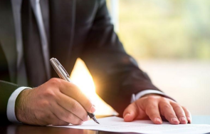 правосъдният министър крум зарков нов сигнал злоупотреби българско гражданство