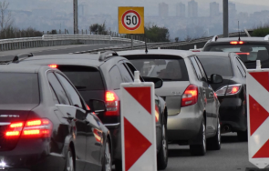 интензивен трафикът гкпп кулата натоварено движението камиони изход румъния