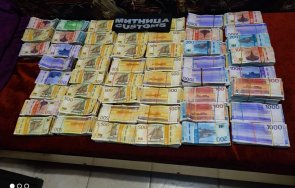 митничари хванаха норвежки шведски крони млн снимки