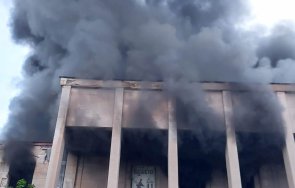 огромен пожар перник гори домът металурга