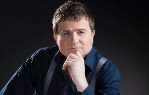 огромен късмет китаристът слави цветан недялков оцелял чудо взрива тротинетката изгорели три китарите