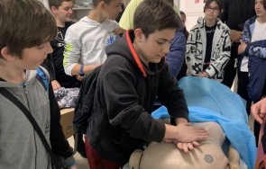 бургаски ученици учиха спасяват човешки живот