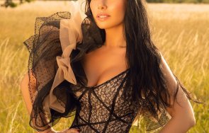 теди кацарова отпразнува години сцената