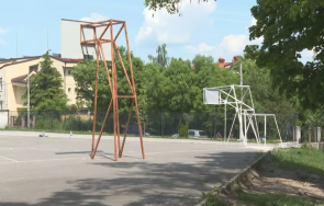 стрелят сачми деца столично училище