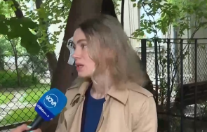 майка обвинява възпитателка ритнала детето слабините