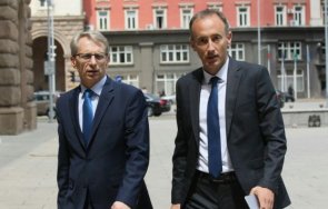 красимир вълчев герб остро денков качества премиер професионални морални кукла конци асен василев арогантност лицемерие