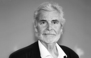 почина актьорът петер симонишек