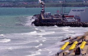 бургас две деца наранявания инцидент морето