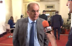 радомир чолаков пик подкрепя правителството денков габриел асен василв съобразява герб