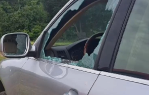 годишно дете аутизъм ходи терапия заради разбит автомобил