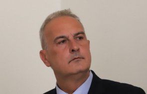 смениха шефа агенция митници връщат павел тонев