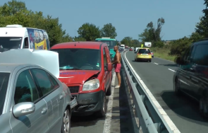 пет деца пострадаха тежка катастрофа провадия