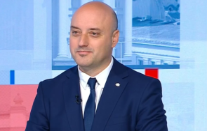 мъжката секретарка бойкикев членовете всс изтърпяха интересно кара гешев търси връзка парламента