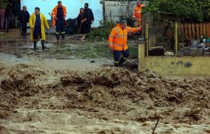 гърция вода наводнения солун бедствието взе жертва