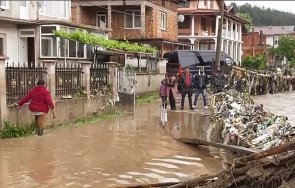 потопът берковица втори ден продължава разчистването града