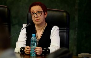 заместничка гешев хвърли молба напускане