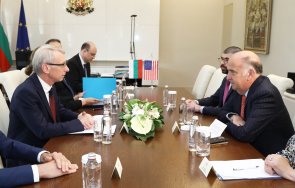 денков посланиците сащ кабинетът работи политическа стабилност