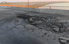 руските власти нанесени щети мост свързващ крим украйна снимки