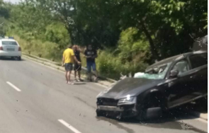 кола заби камион кацна мантинела севлиево снимки