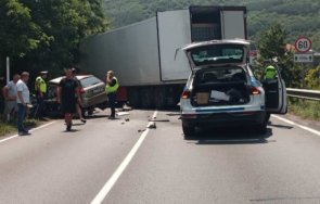 тежка катастрофа затвори пътя гърция загинал 