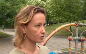 нервни баби нападнаха юмруци майка детето специални потребности