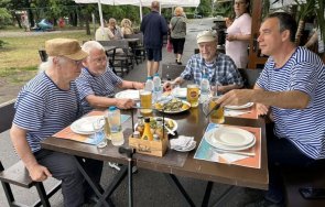 кого хапва цаца пийва бира кметът бургас