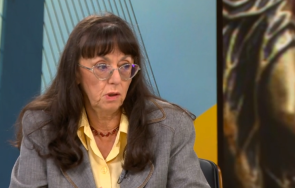 шофьор такси дрифтира провокативно автобусна спирка русенско