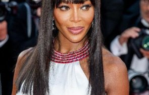 майка втори път наоми кембъл роди момче