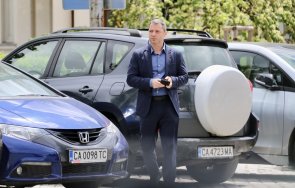 Делян Добрев