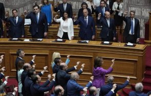 новият гръцки парламент положи клетва