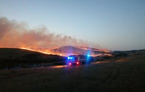 голям пожар гори бургаското село изворище